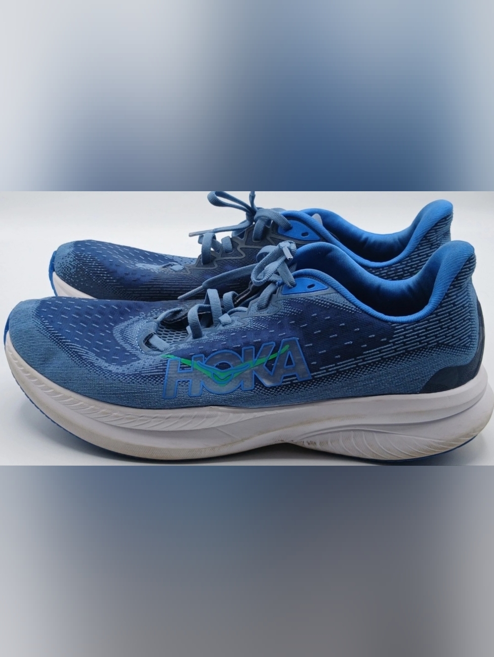 Men's HOKA Mach 6. Blue. Size 11 D.